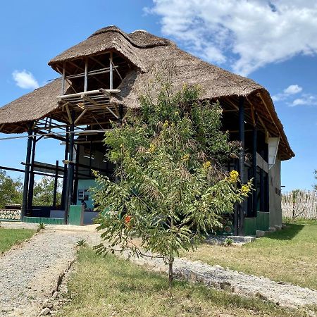 Enshama Game Lodge And Campsite Katunguru Eksteriør billede