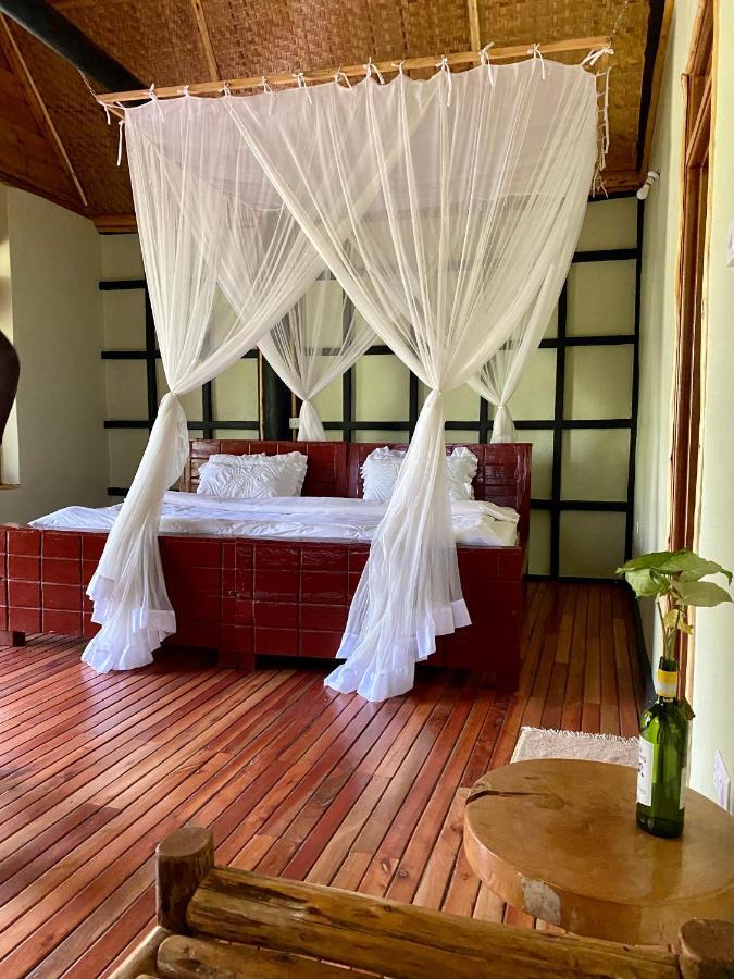 Enshama Game Lodge And Campsite Katunguru Eksteriør billede
